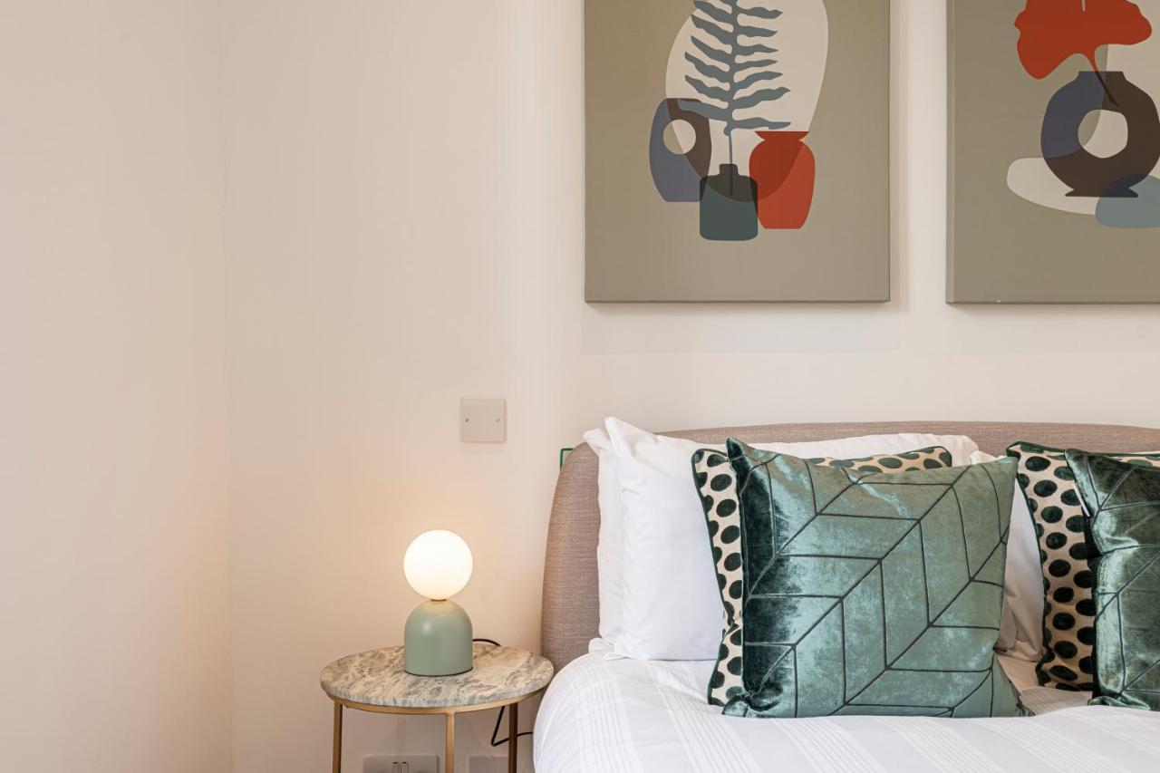 Stylish 1 Bed Flats In Soho, Next To Piccadilly Circus And Trafalgar Square Londýn Exteriér fotografie